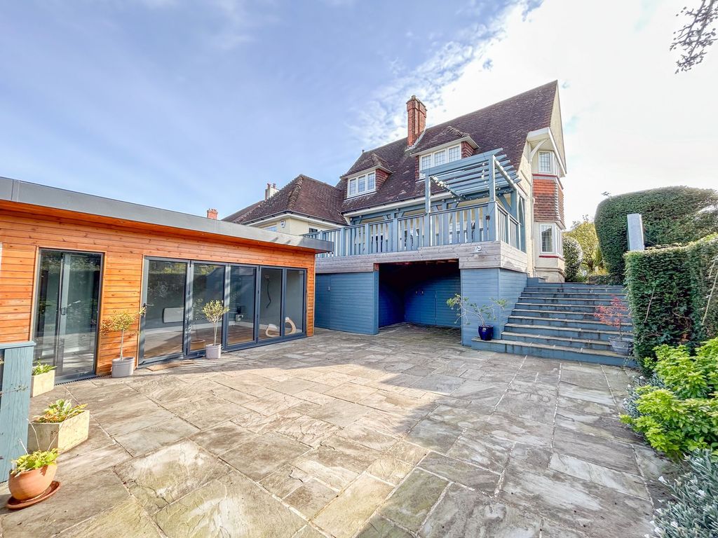 Property photo 1 of 26