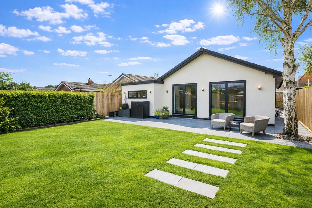 Property photo 2 of 14 Picture No. 18