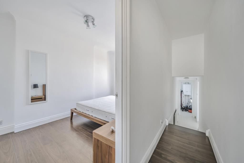 Property photo 3 of 11 Hallway