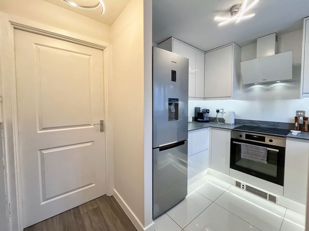 Property photo 3 of 19 Photo 7