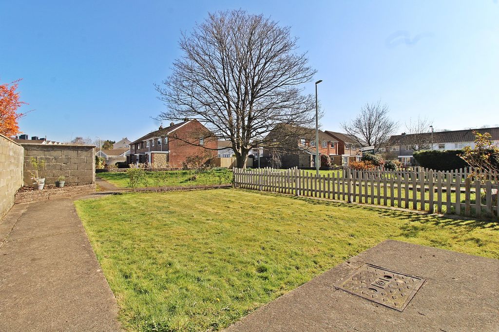 Property photo 2 of 25 Outlook