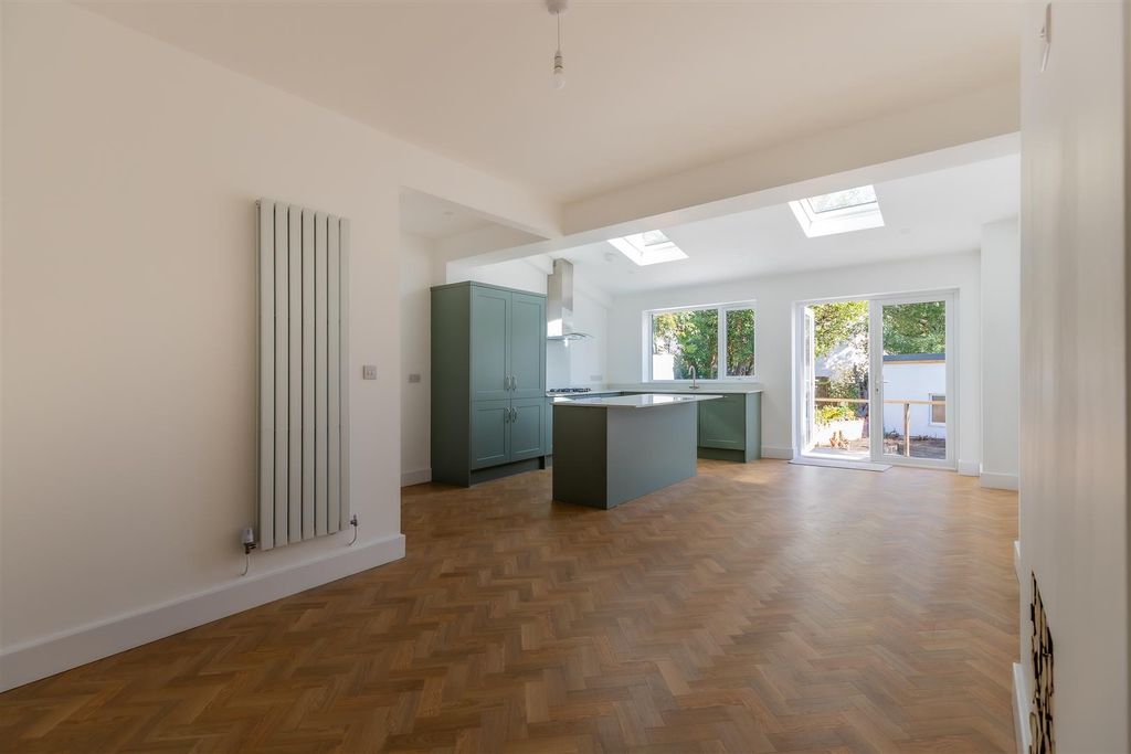 Property photo 3 of 21 13 (16 Of 23).Jpg