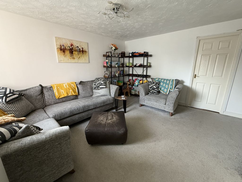 Property photo 3 of 18 Gallery