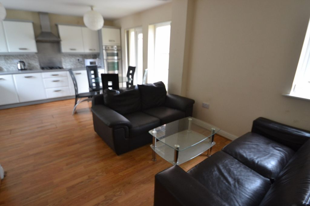 Property photo 3 of 14 Photograph 2