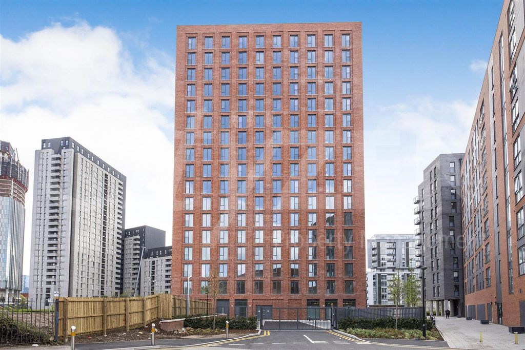Property photo 1 of 25 Silkbank Wharf