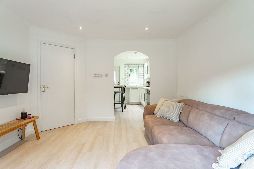 Property photo 3 of 30