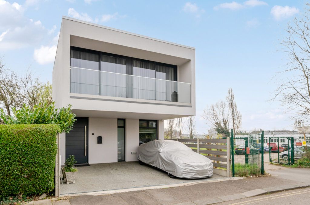 Property photo 1 of 19