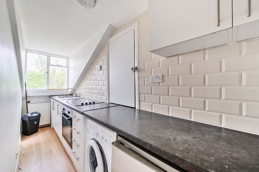 Property photo 1 of 7 Picture No. 09
