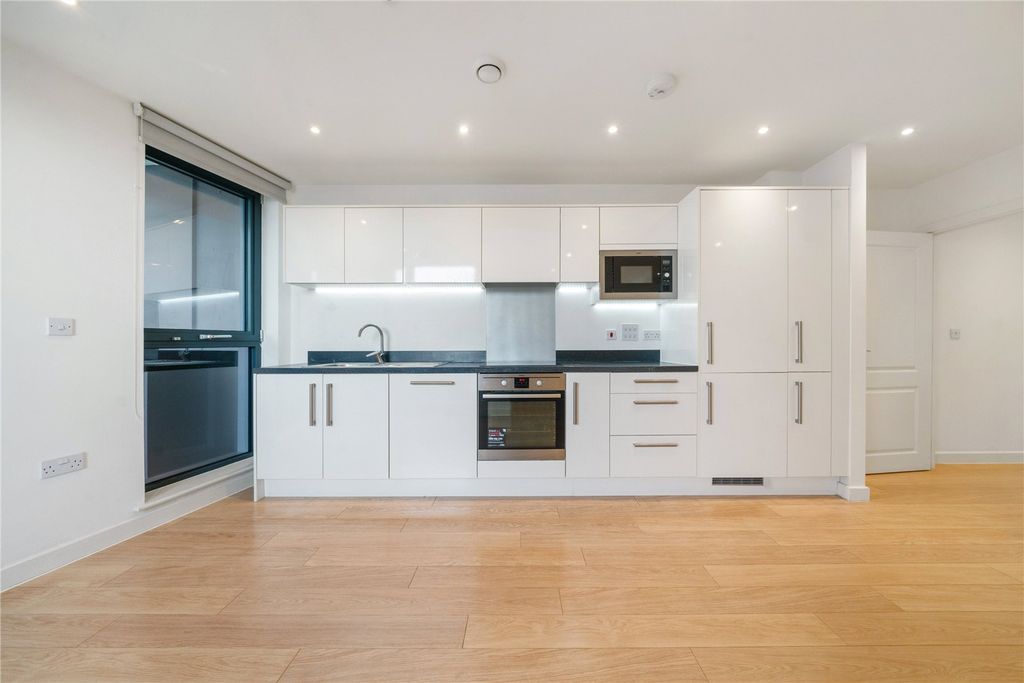 Property photo 2 of 12 Picture No. 24