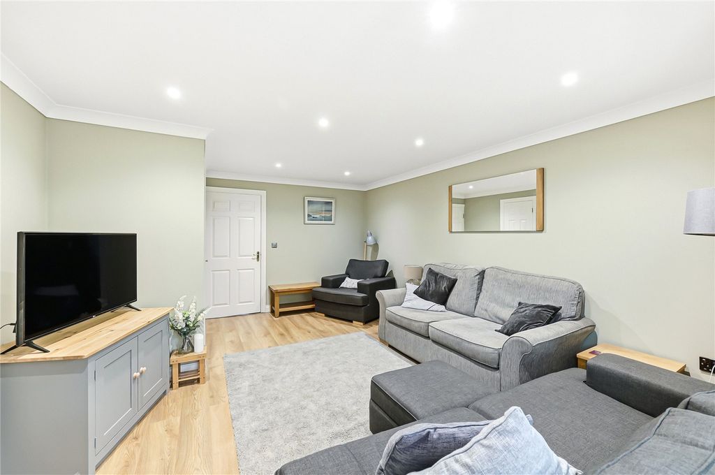 Property photo 2 of 22 Picture No. 20