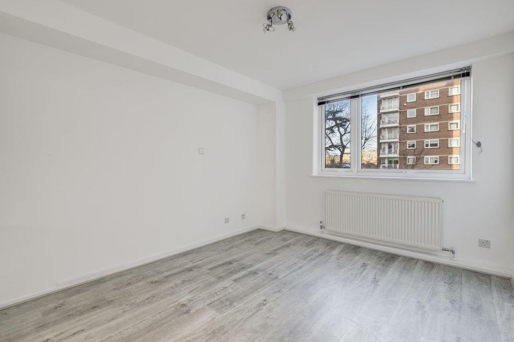 Property photo 3 of 10 Picture No. 12