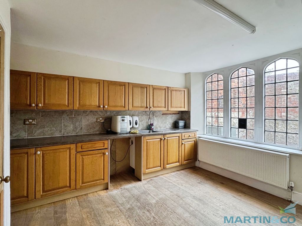 Property photo 2 of 14 8Ea48201--46F4-8F53-7F0F4B02Cce9-26939-00000B99C5C