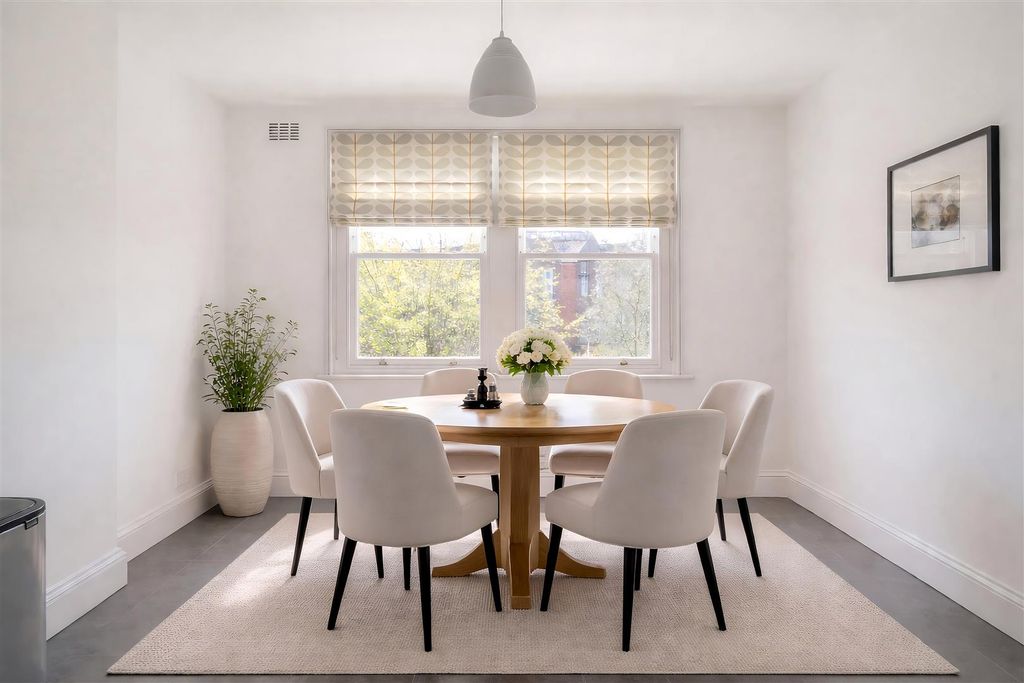 Property photo 2 of 11 1960630 (11).Png