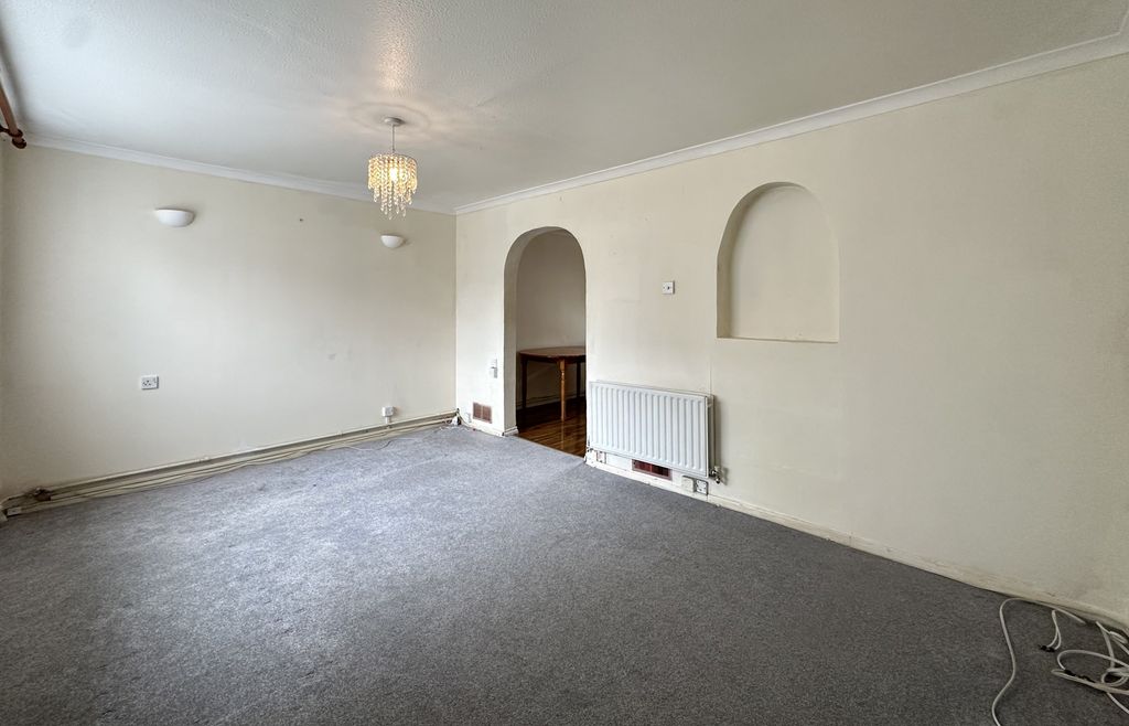 Property photo 3 of 17 Img_5305
