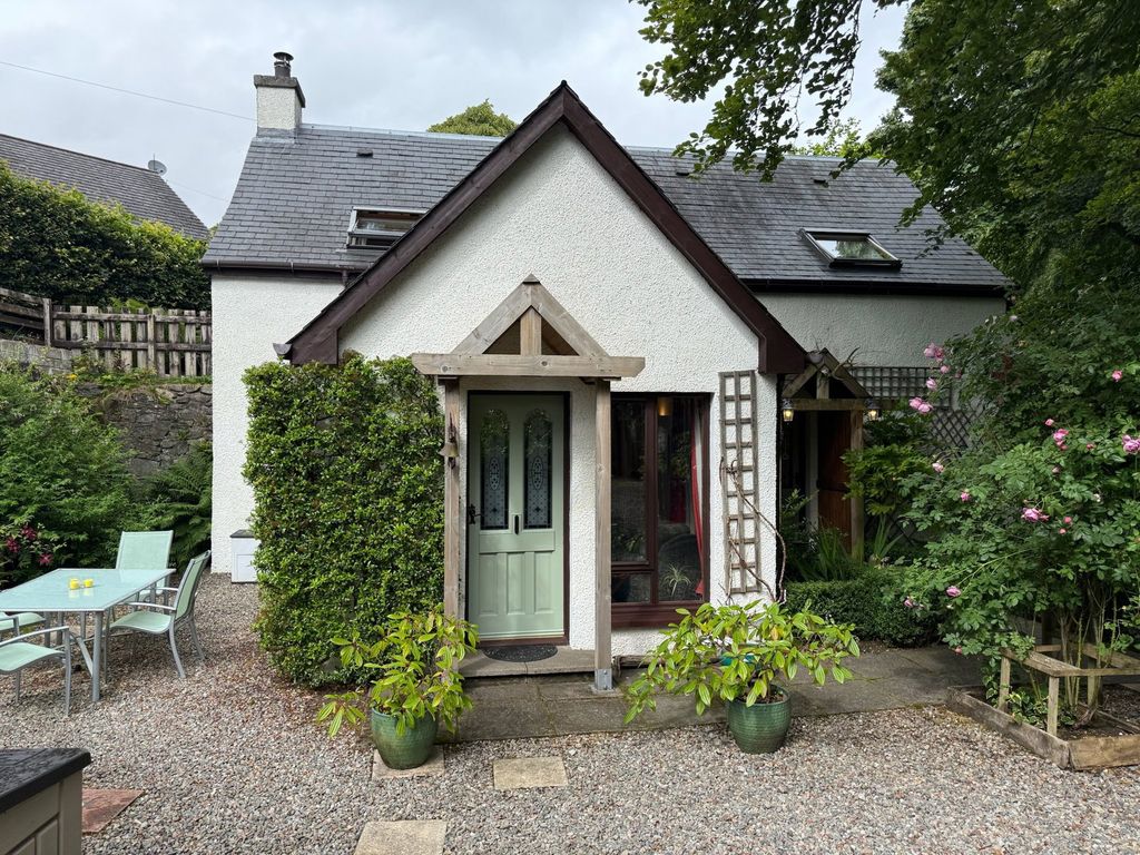 Property photo 3 of 32