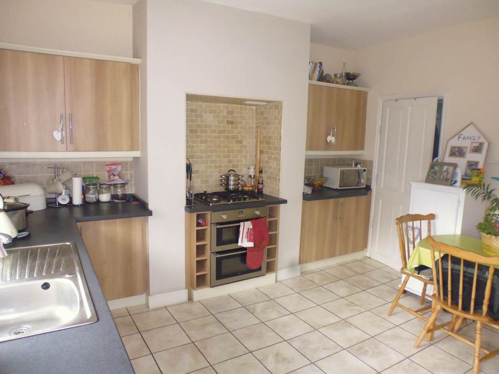 Property photo 2 of 7 Main