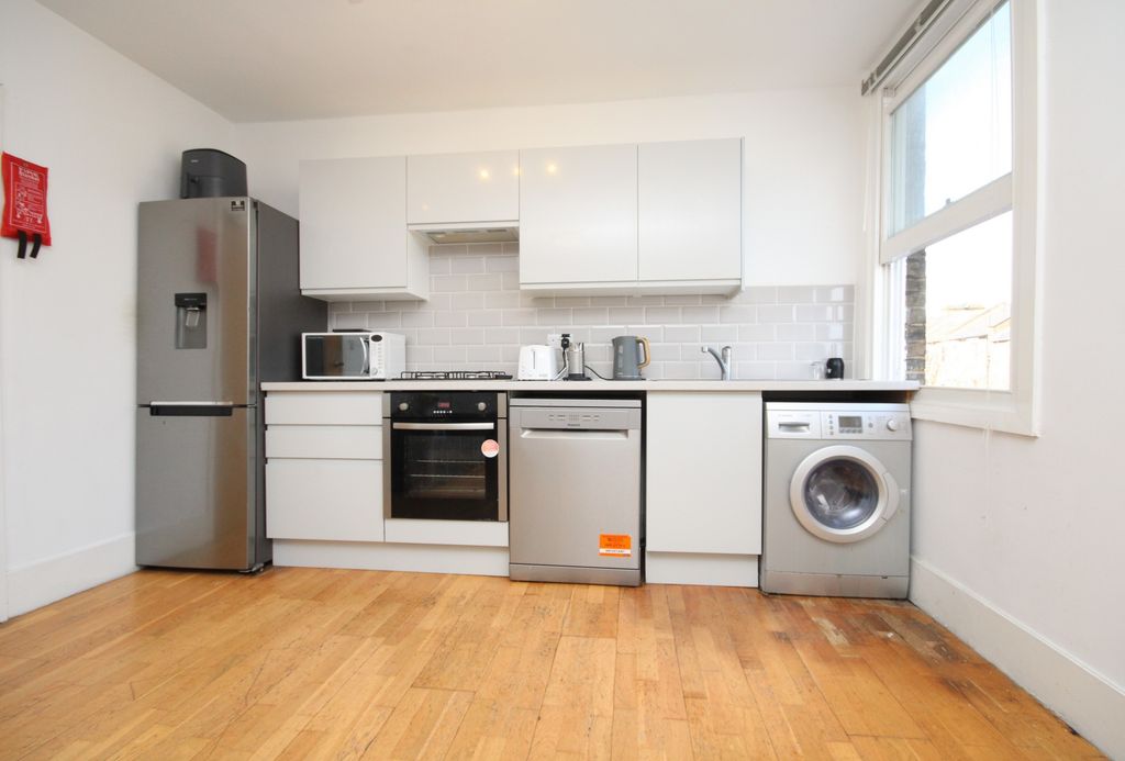 Property photo 3 of 13 Kitchen