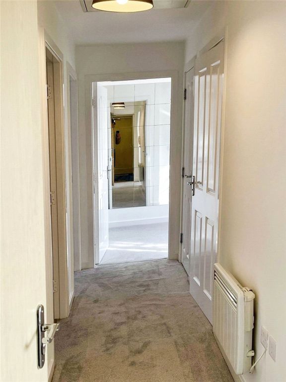 Property photo 2 of 8 Picture No. 32