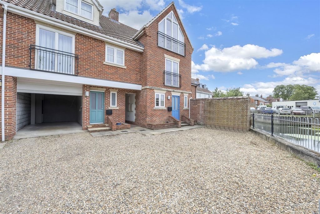 Property photo 1 of 11 Dcp_5796.Jpg