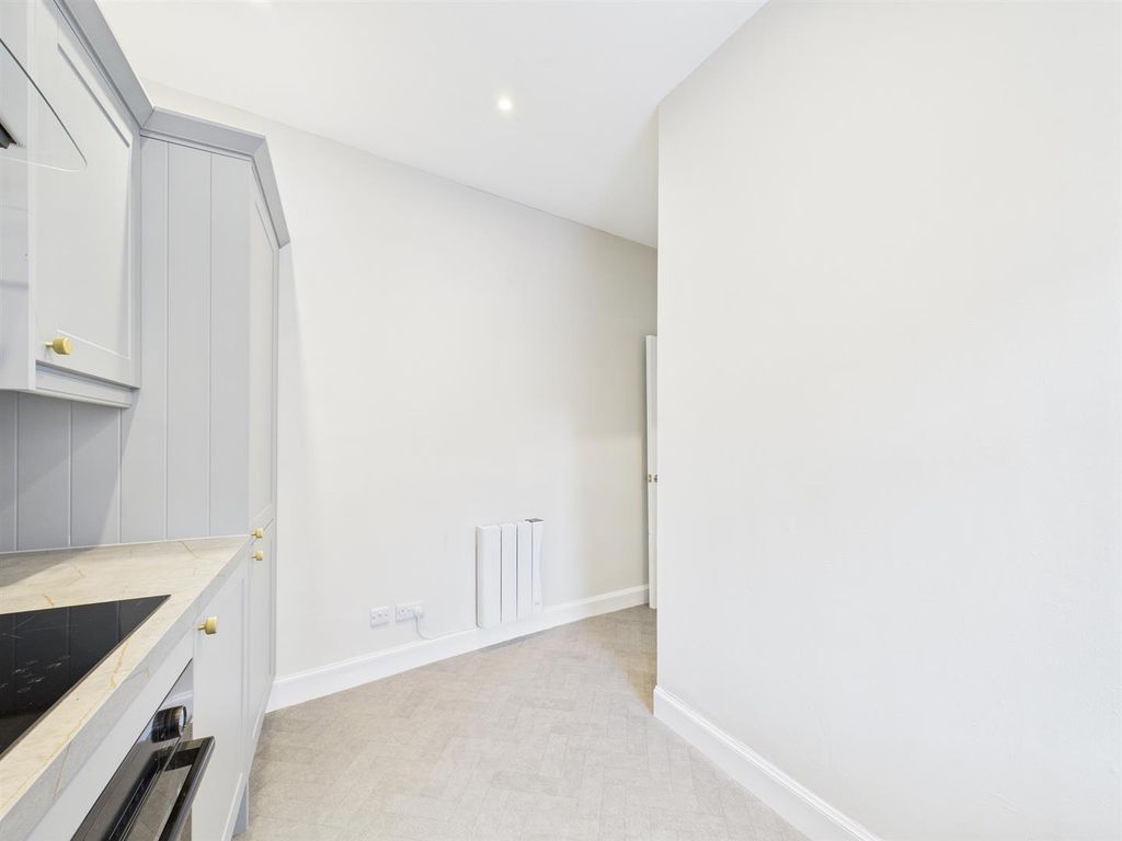 Property photo 2 of 12 Cam01486G0-Pr0920-Still003.Jpg