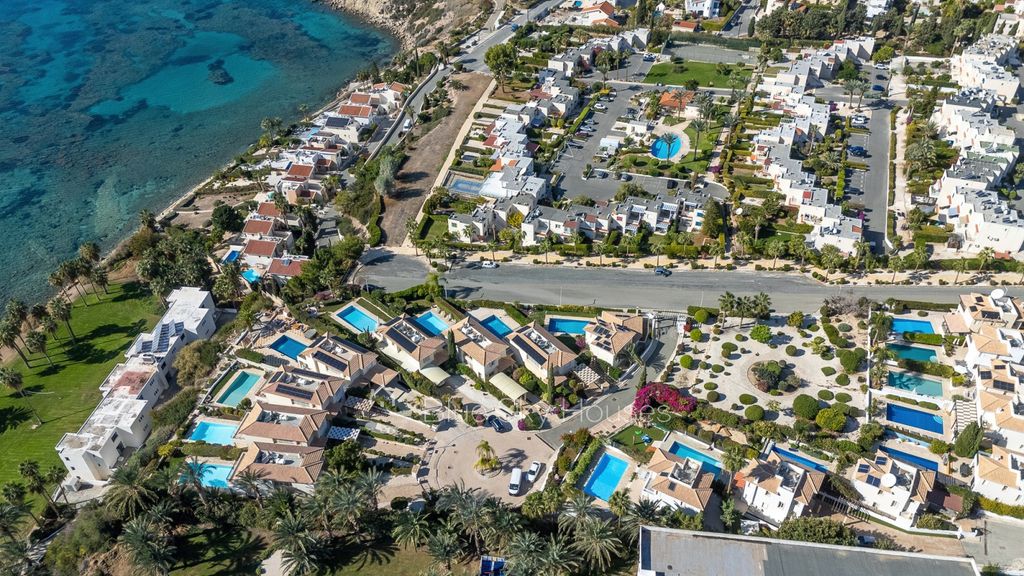 Property photo 2 of 42