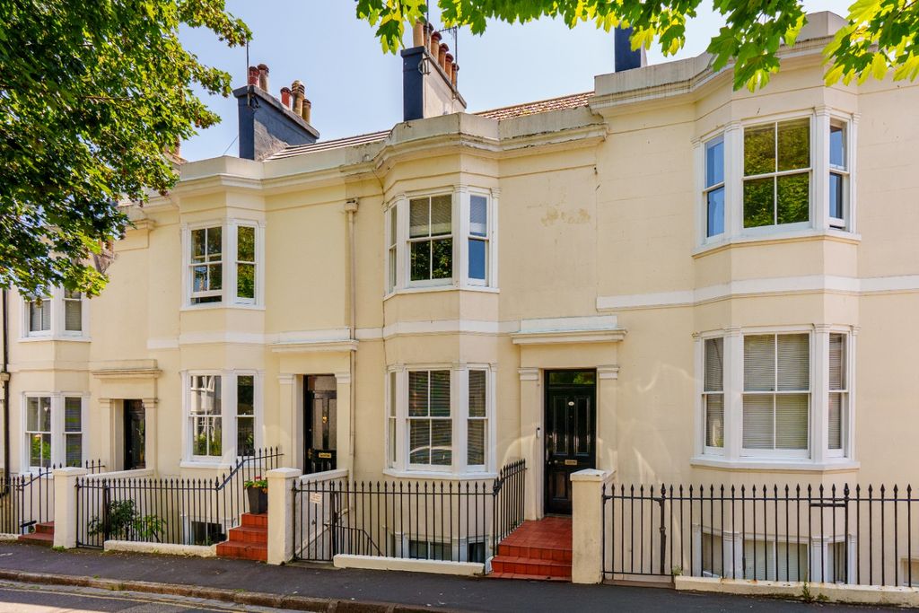 Property photo 2 of 13 3712192