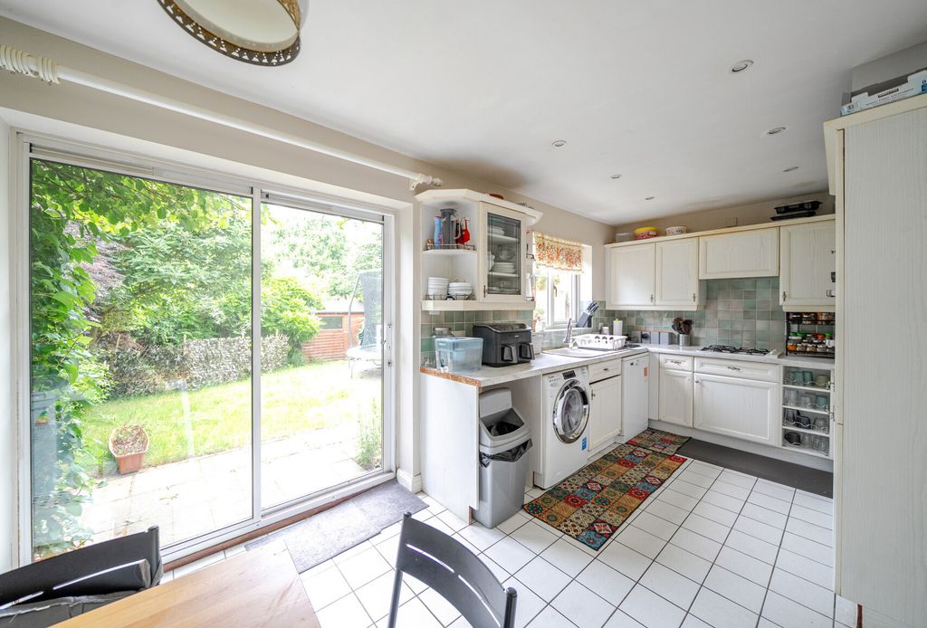 Property photo 3 of 10 Kitchen Diner