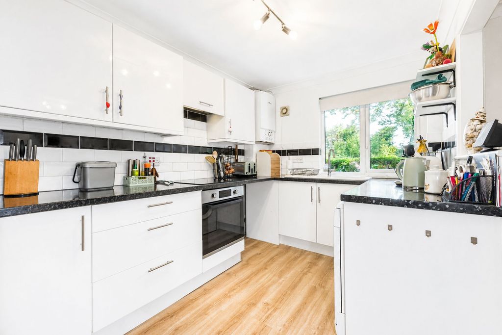 Property photo 2 of 15 Kitchen