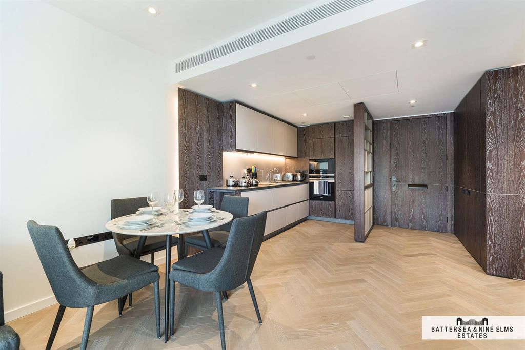 Property photo 3 of 32