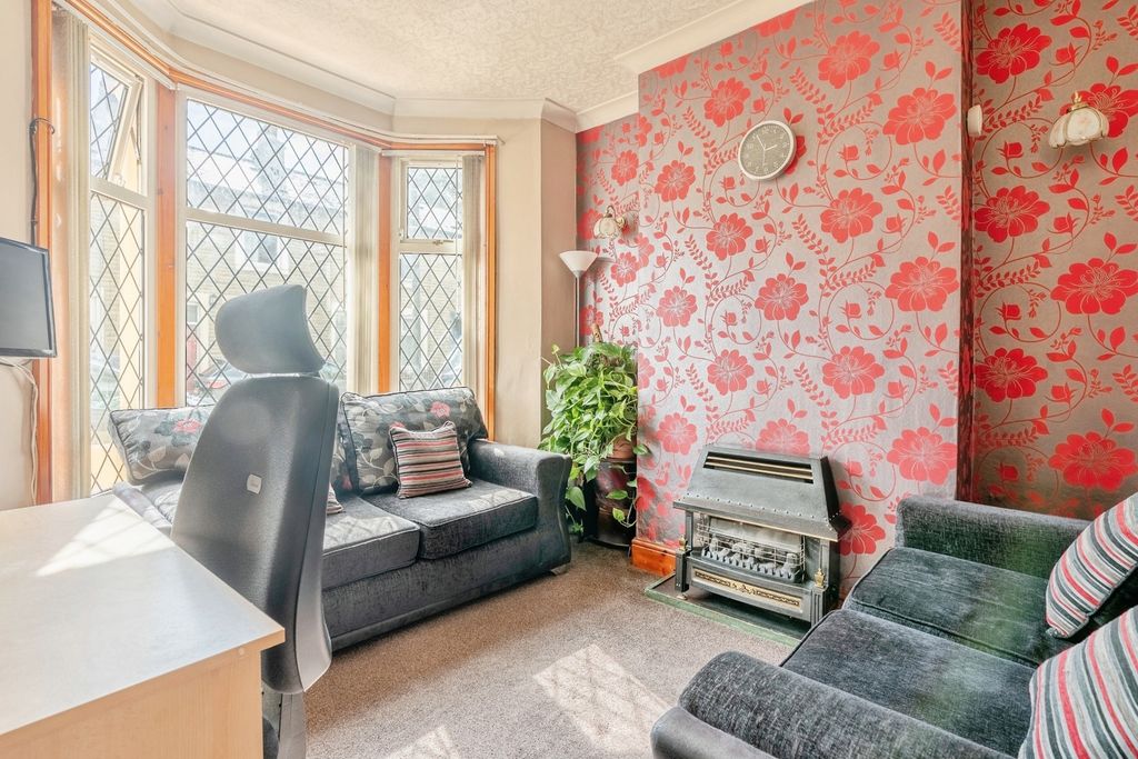 Property photo 2 of 16 Photo