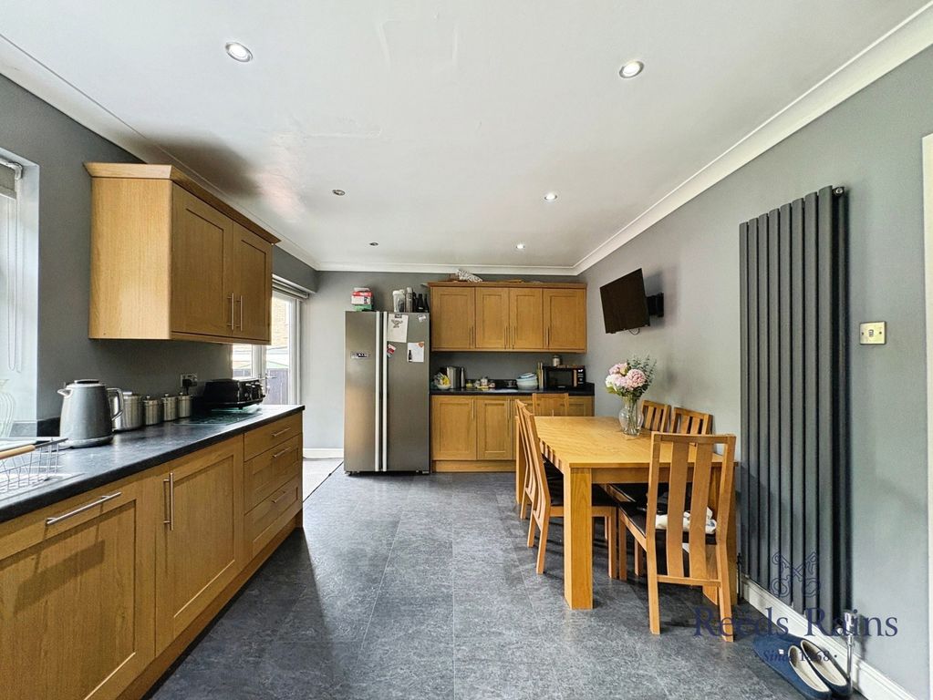 Property photo 3 of 16 Pbox-Img.Jpg