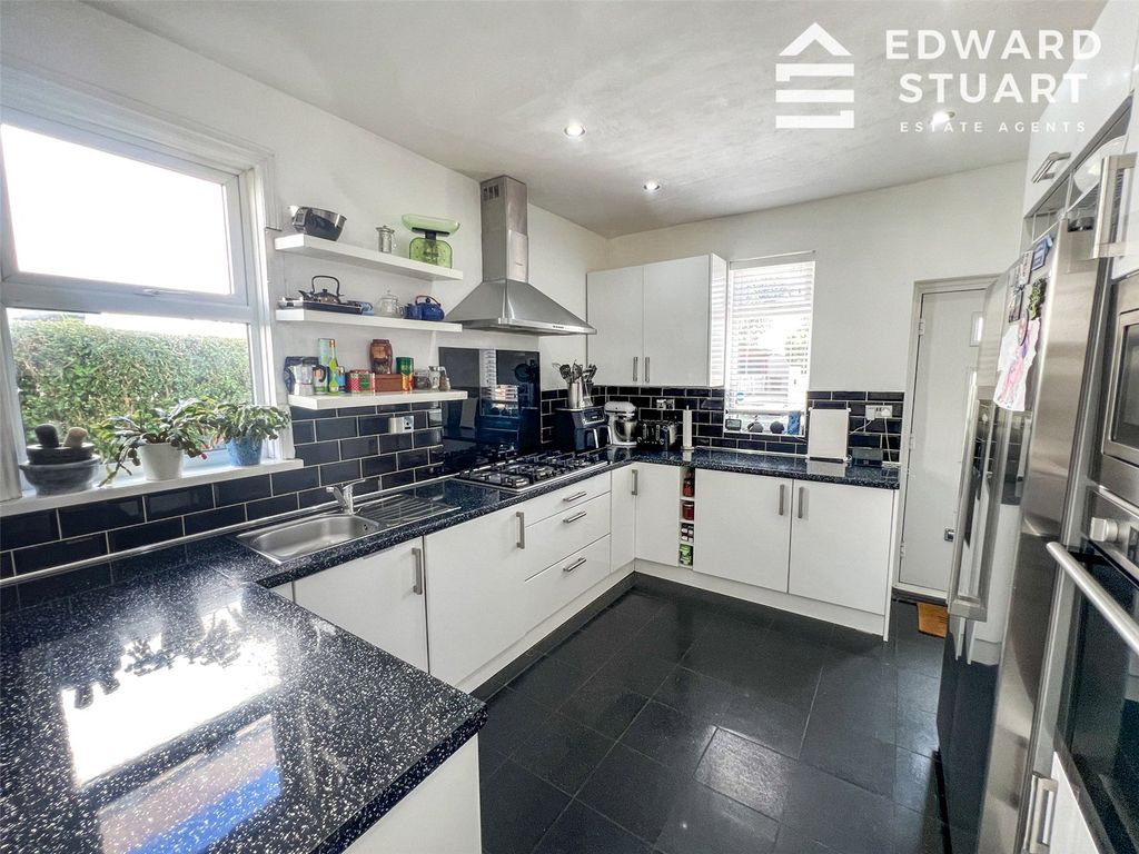 Property photo 2 of 19 Picture No. 06