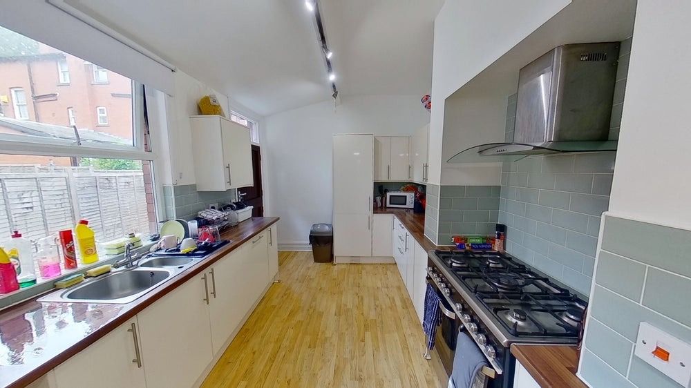 Property photo 2 of 20