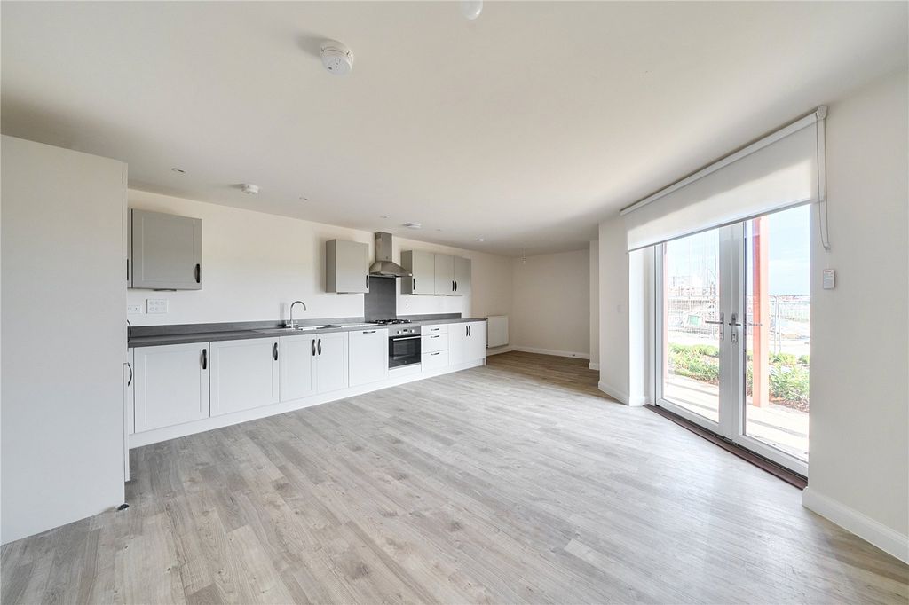 Property photo 2 of 9 Picture No. 11