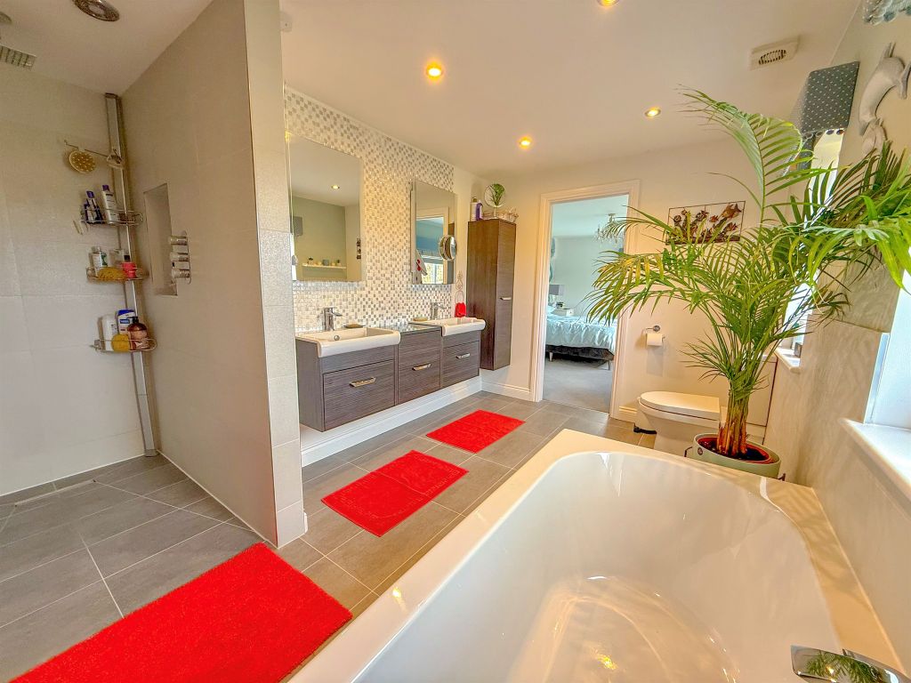 Property photo 2 of 25