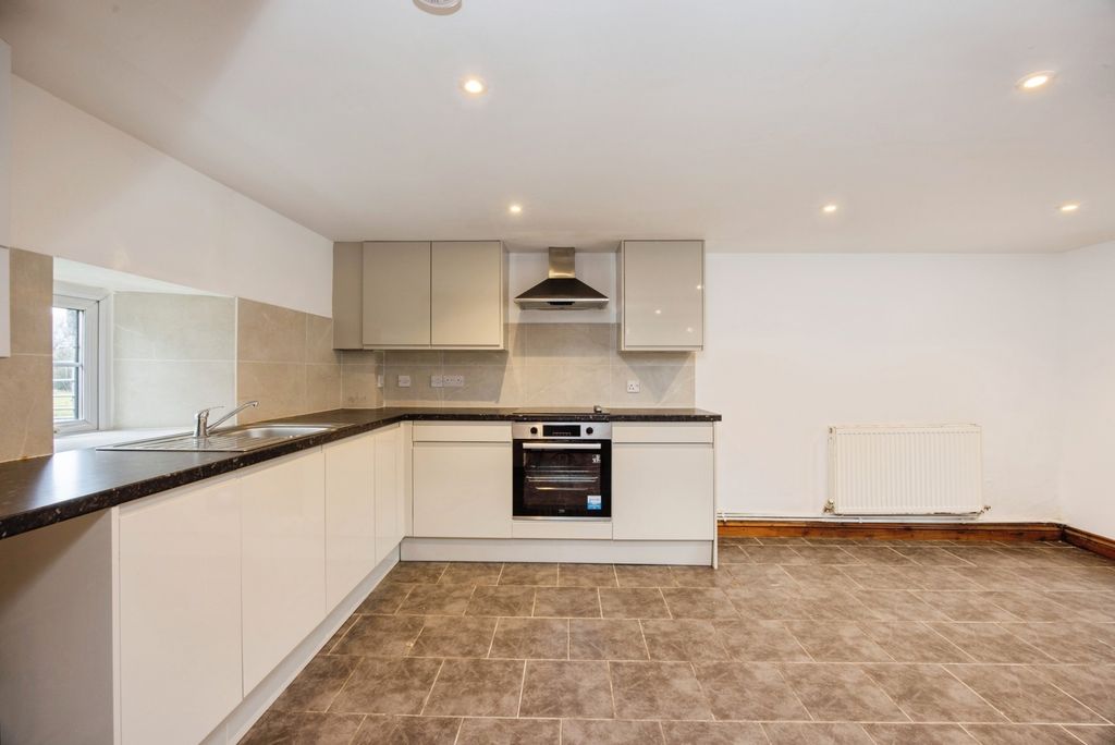 Property photo 2 of 20 Pbox-Img.Jpg