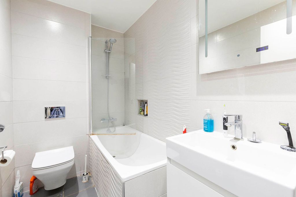 Property photo 2 of 3