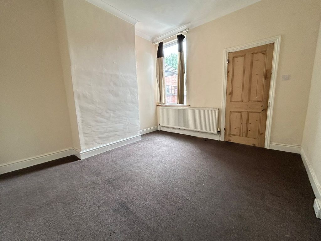 Property photo 3 of 9 Dining Room