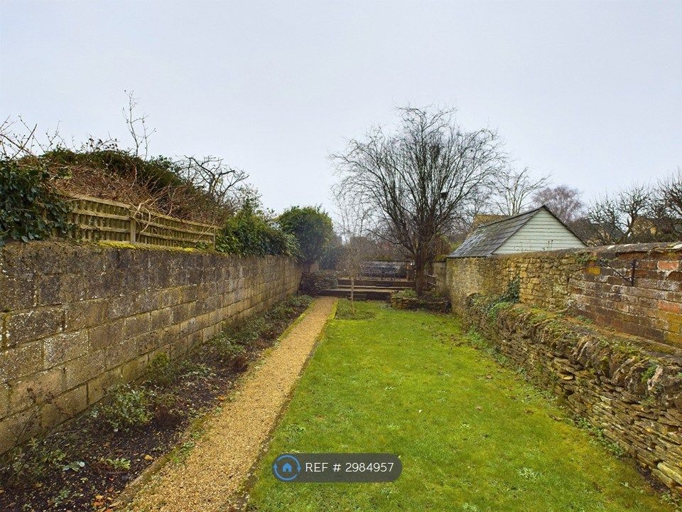Property photo 3 of 27