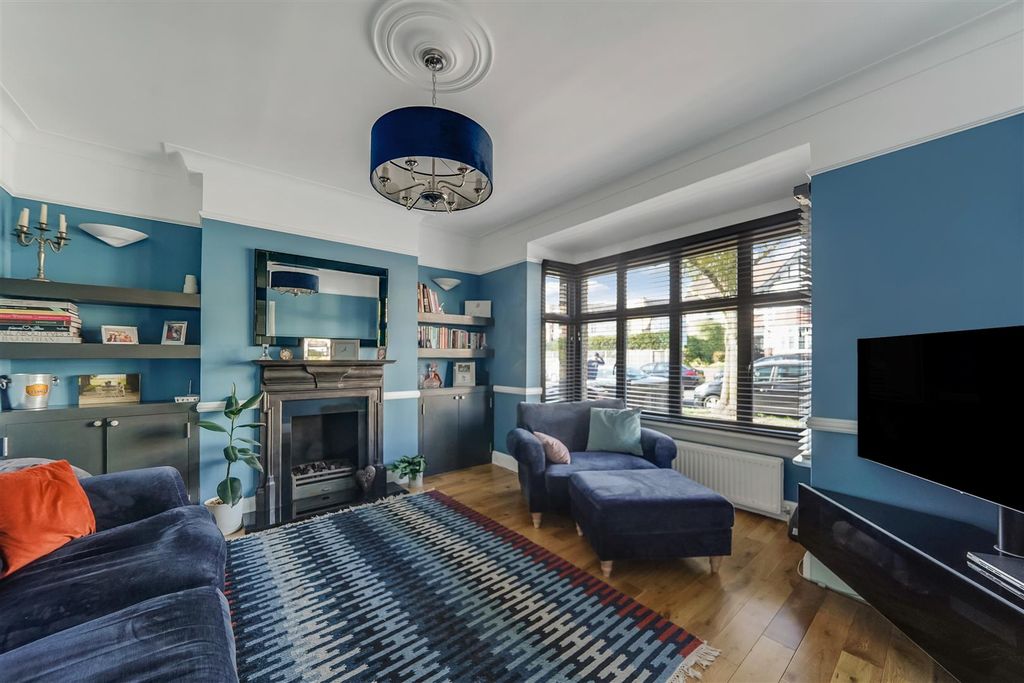 Property photo 2 of 42 Dsc08336_Hdr.Jpg