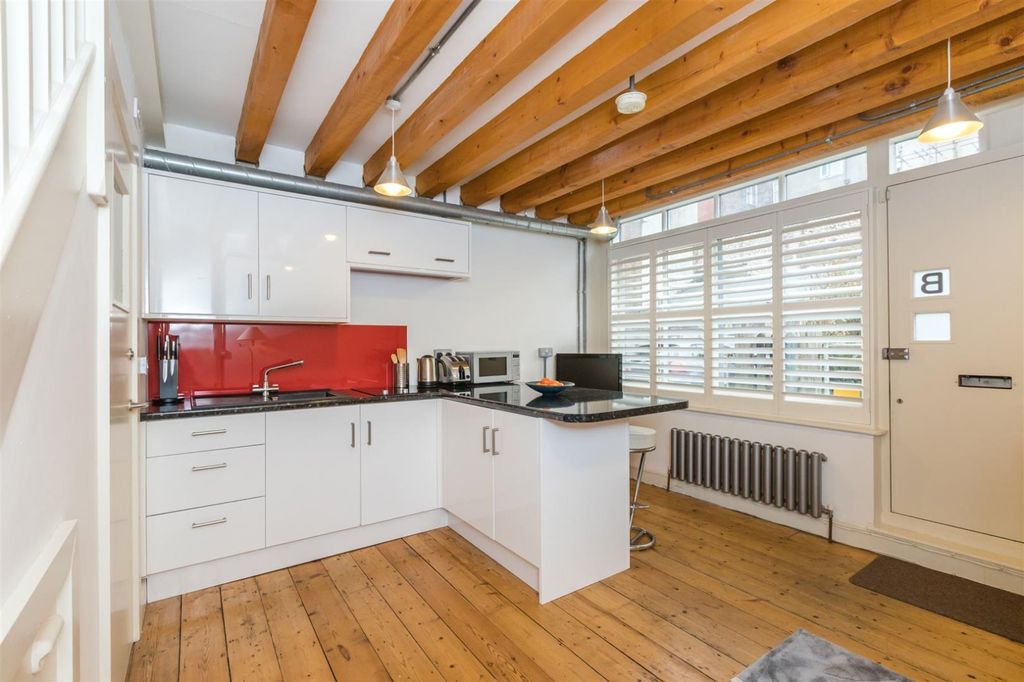 Property photo 1 of 8 Kitchen