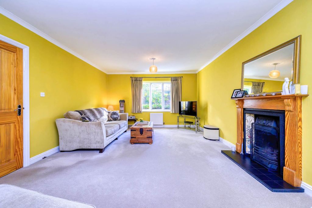 Property photo 2 of 18