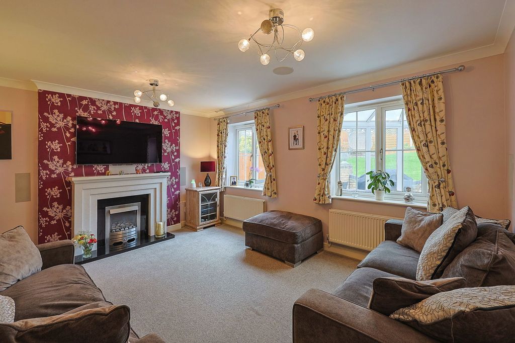 Property photo 3 of 46