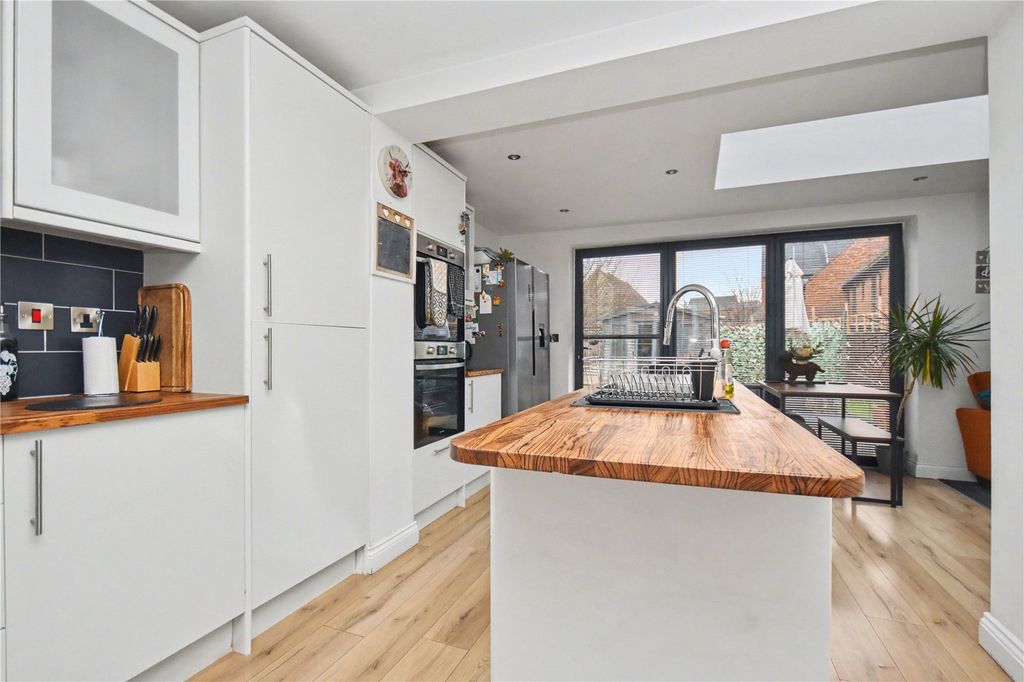 Property photo 3 of 18 Picture No. 15