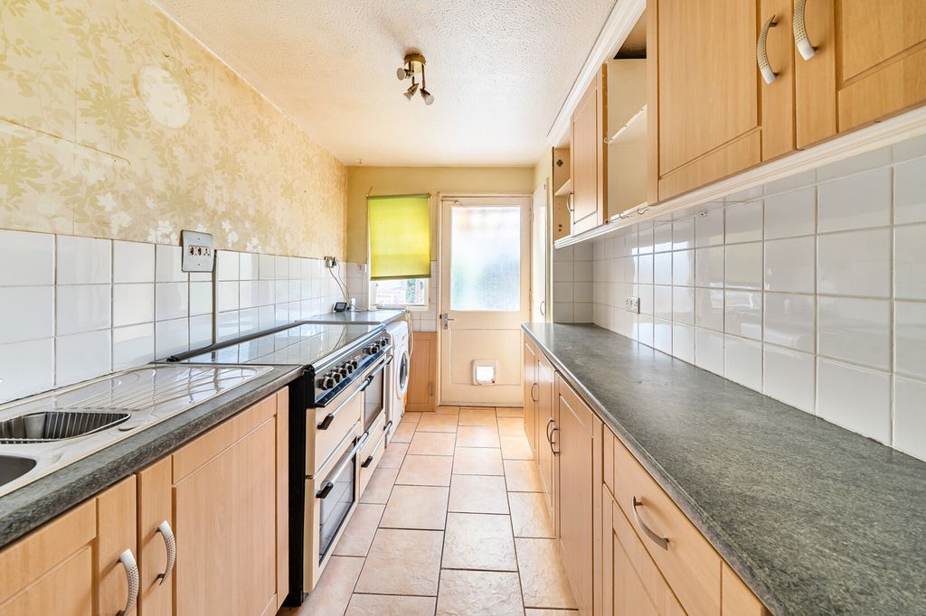 Property photo 2 of 17 Kitchen