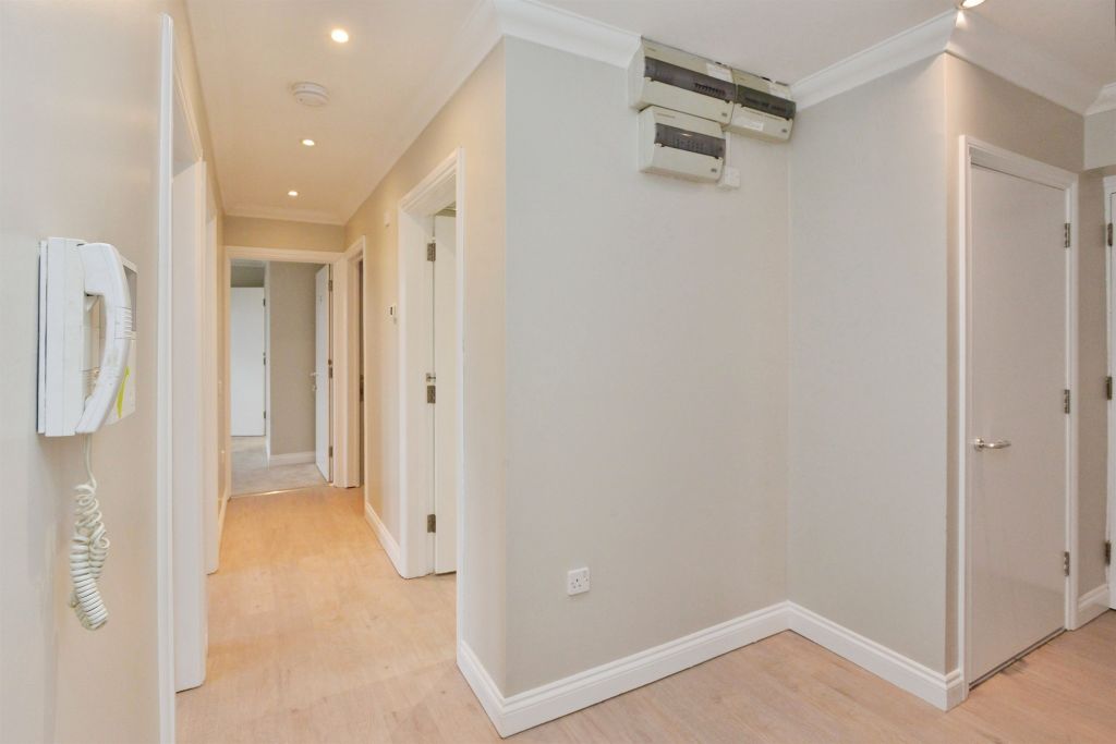 Additional image 5 of 4 bed flat for saleNorth Row, Milton Keynes MK9