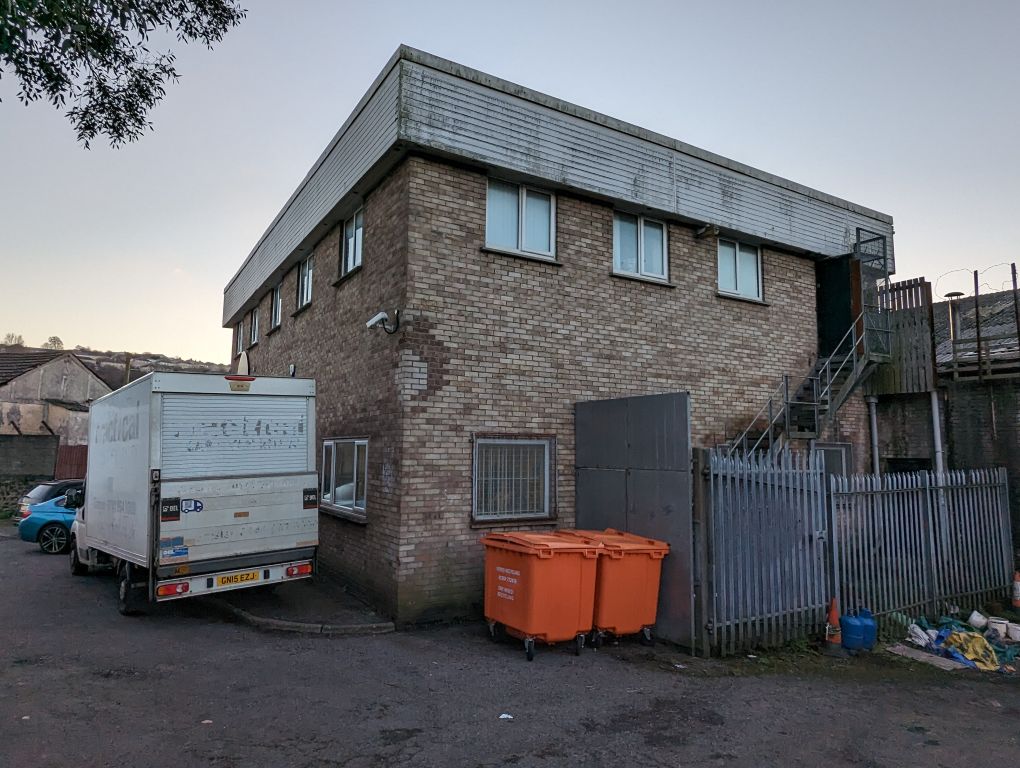 Property photo 2 of 4