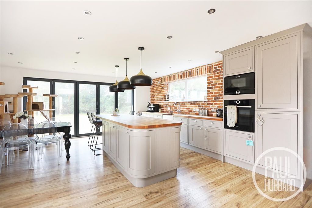 Property photo 1 of 16 7R5A4687.Jpg