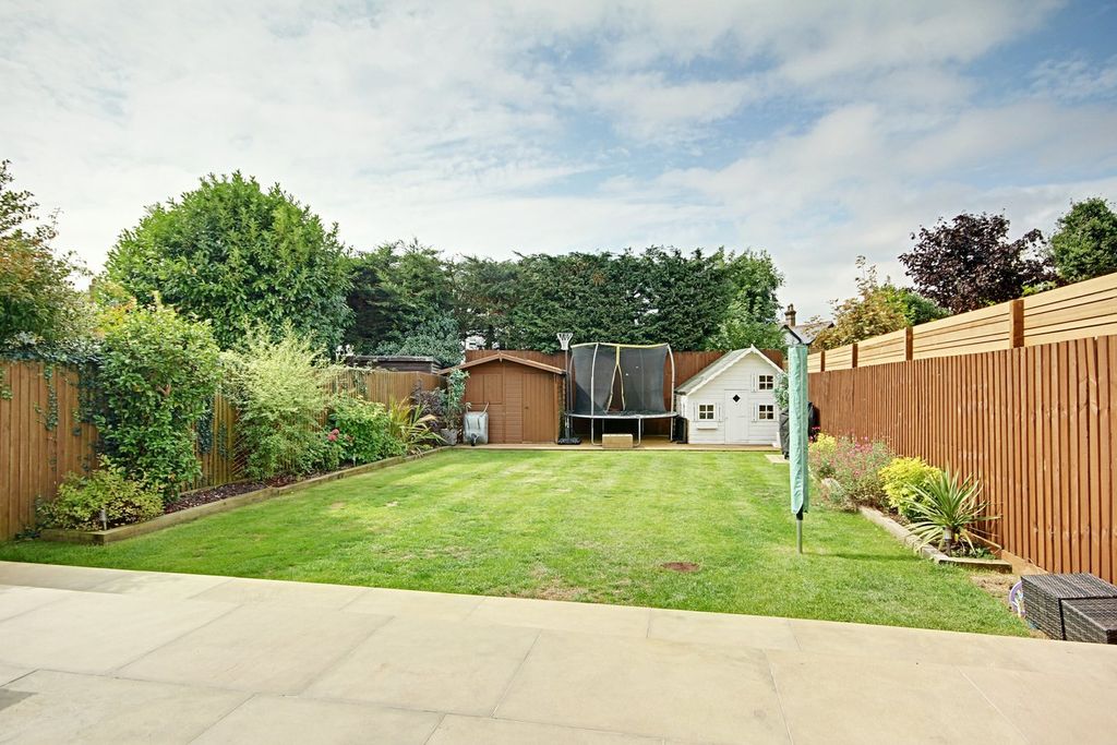 Property photo 3 of 18