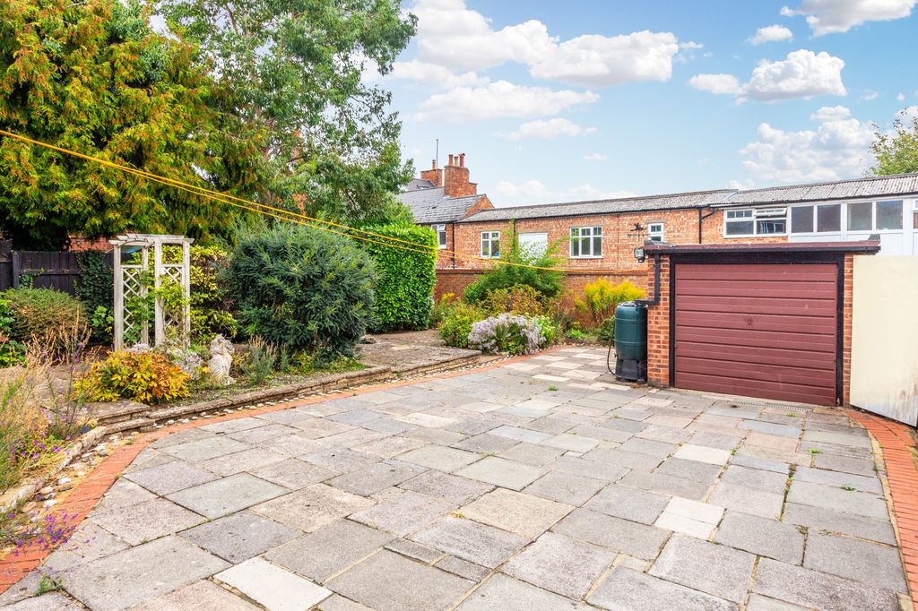 Property photo 2 of 21 Rear Garden